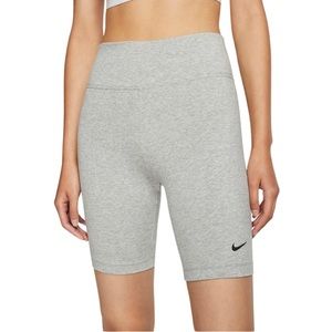 Nike Sportswear Leg-A-See Biker Shorts in Hot Pink Size Large